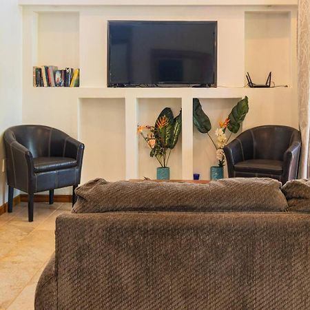 Surfside Apartments - Mal Pais マルパイス エクステリア 写真