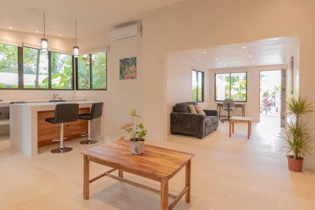 Surfside Apartments - Mal Pais マルパイス エクステリア 写真