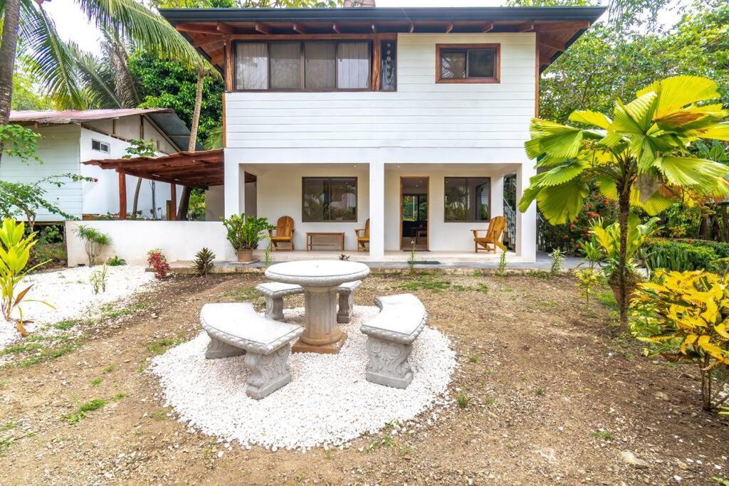 Surfside Apartments - Mal Pais マルパイス エクステリア 写真