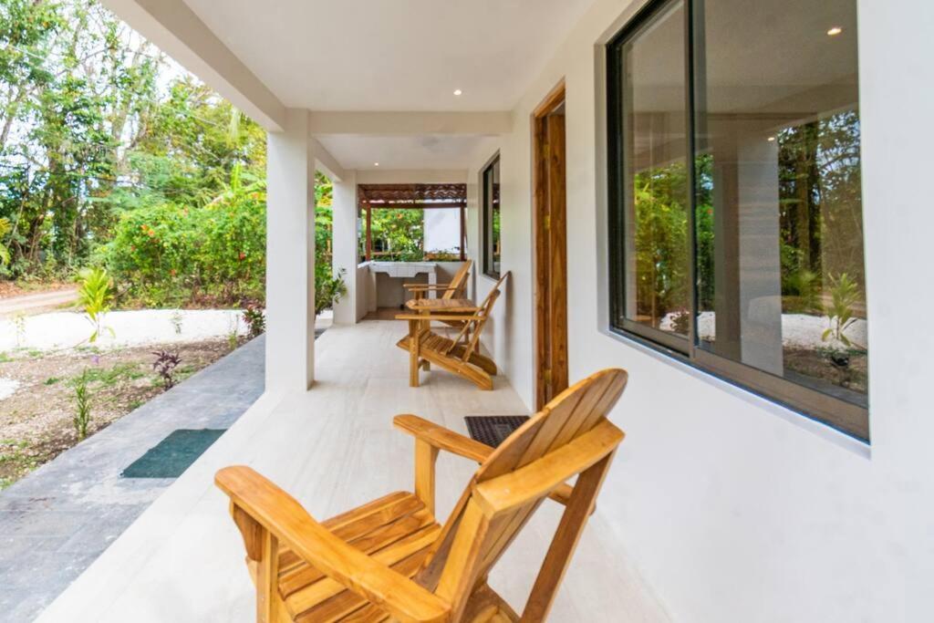 Surfside Apartments - Mal Pais マルパイス エクステリア 写真