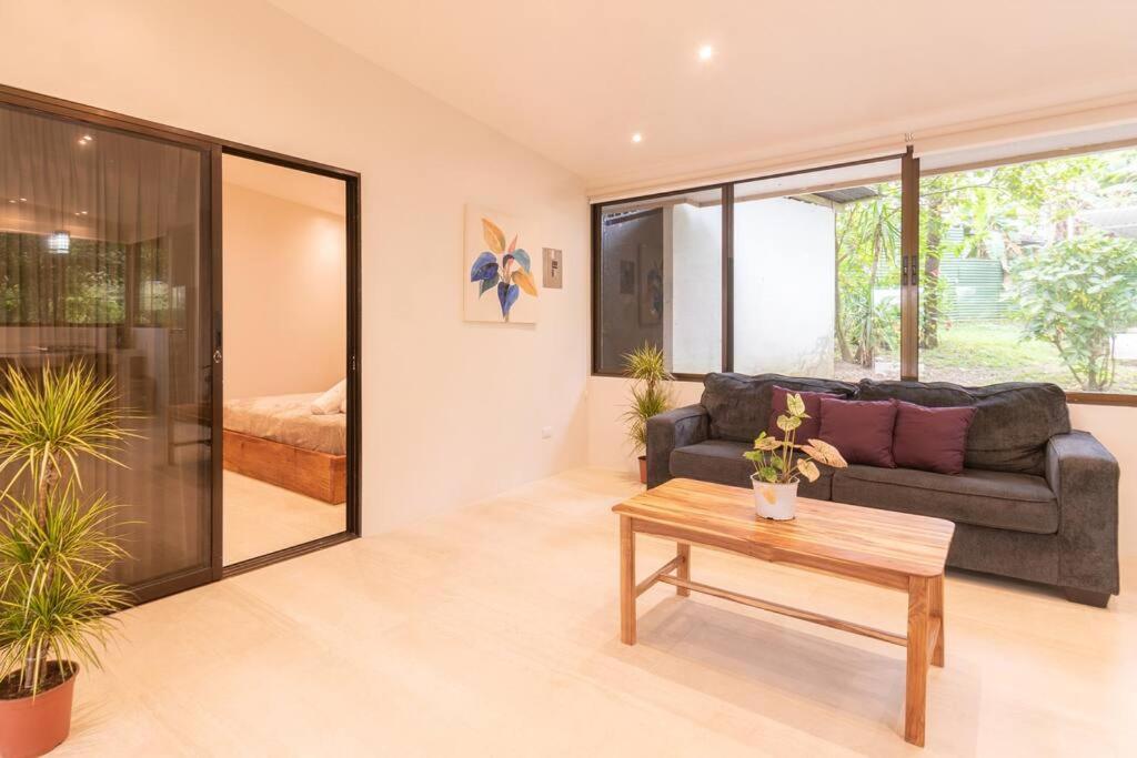 Surfside Apartments - Mal Pais マルパイス エクステリア 写真