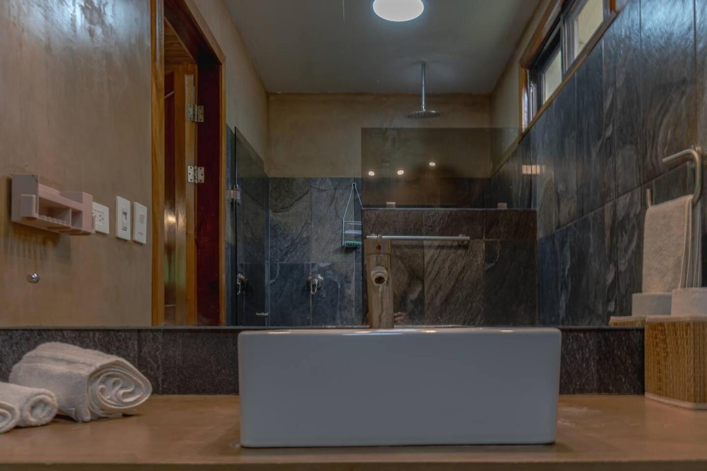 Surfside Apartments - Mal Pais マルパイス エクステリア 写真