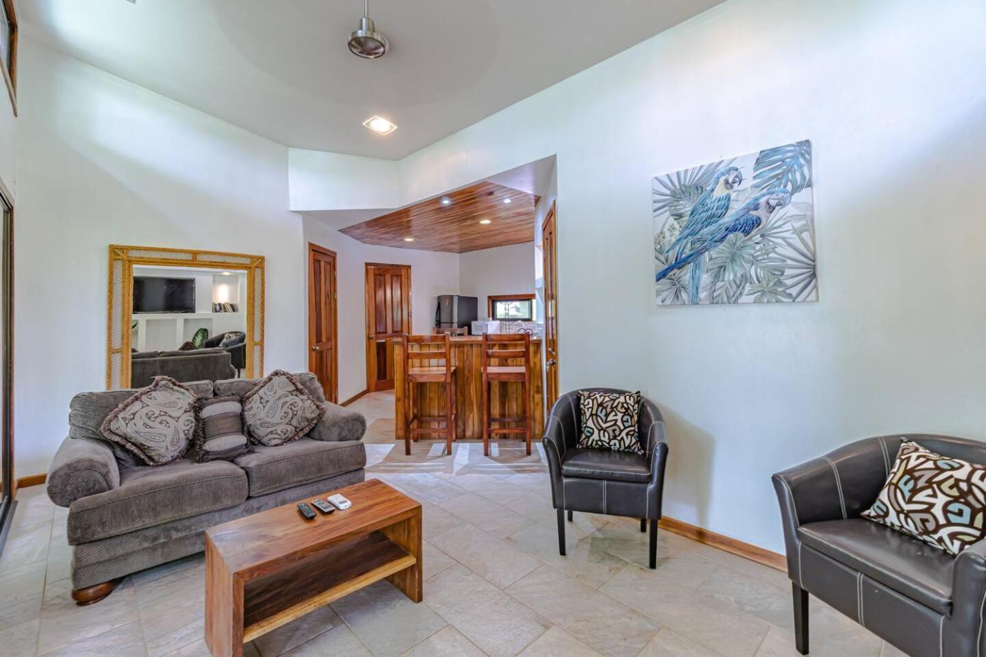 Surfside Apartments - Mal Pais マルパイス エクステリア 写真