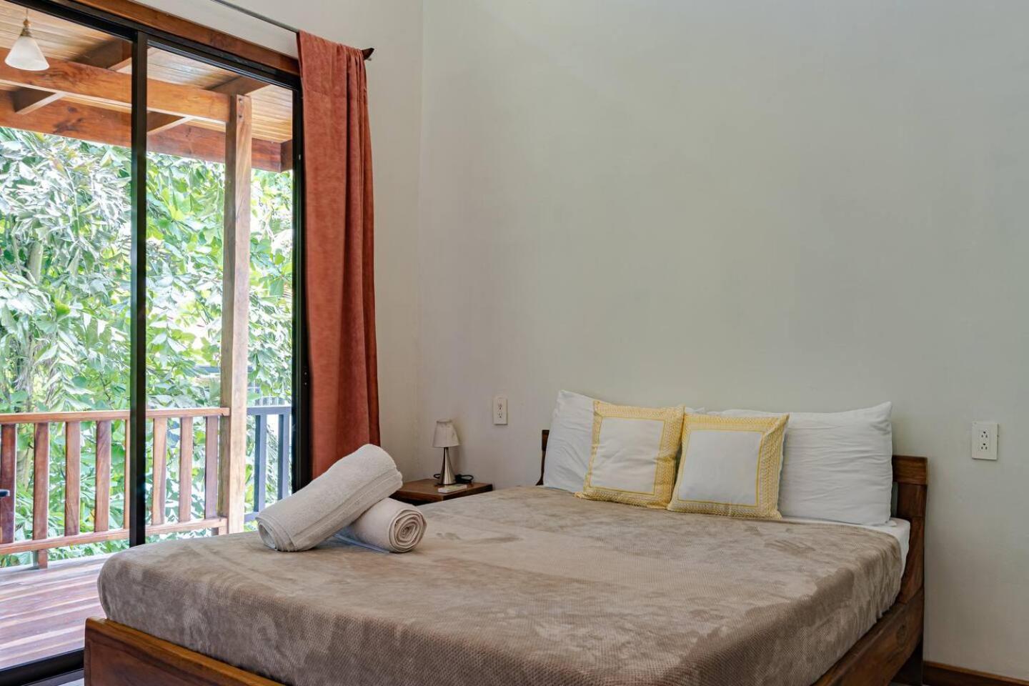 Surfside Apartments - Mal Pais マルパイス エクステリア 写真